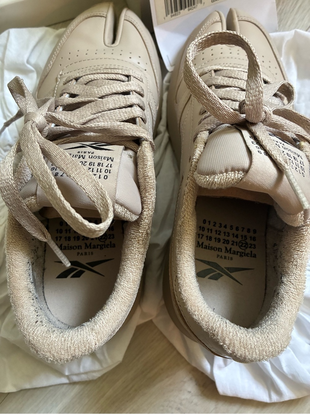 Reebok x Maison Margiela Classic Leather Tabi Sneaker - Picture 5 of 7